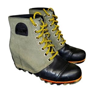 Sorel PDX Lexi Wedge Lace Up Women's Camo Ankle Boots Size 7.5 LIKE NEW!